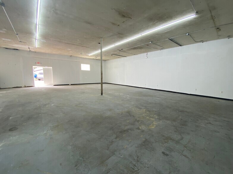 More Photos Of 215-235 S 21st Ave, Hollywood Office For Lease