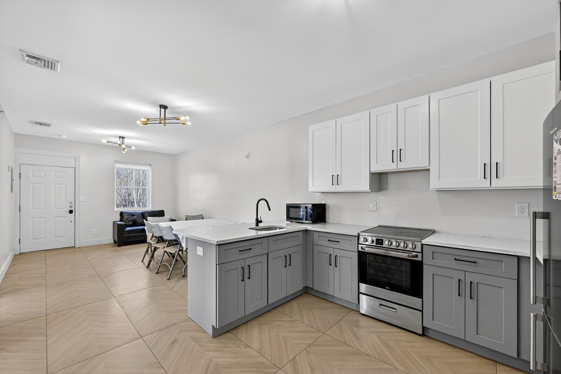 More Photos Of 82 Liberty St, Monticello Apartments For Sale