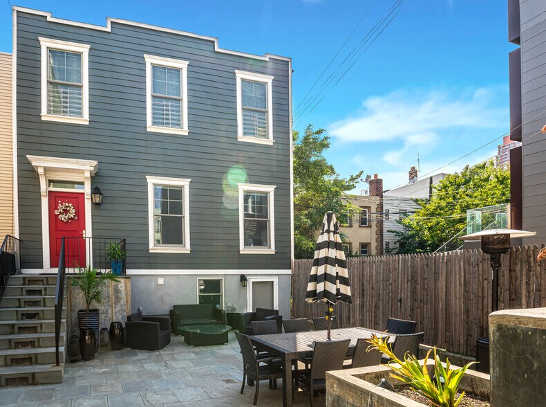 More Photos Of 1022 47th Ave, Long Island City Apartments For Sale