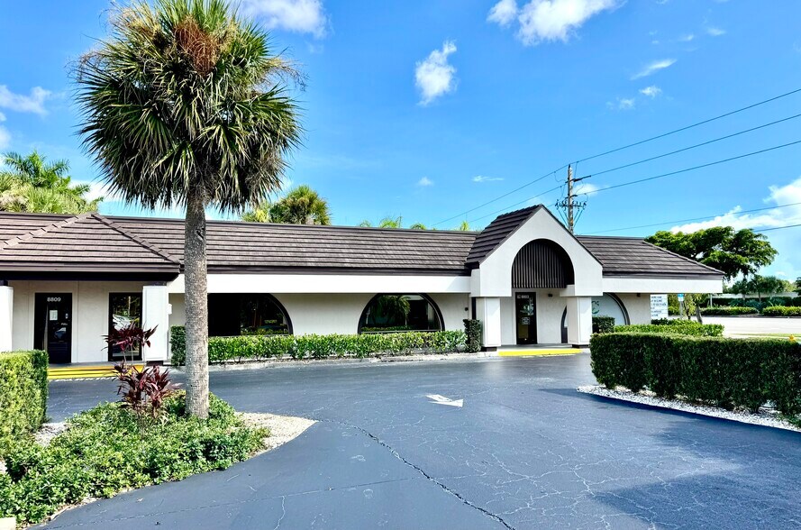 More Photos Of 8803-8833 Tamiami Trl E, Naples Unknown For Lease