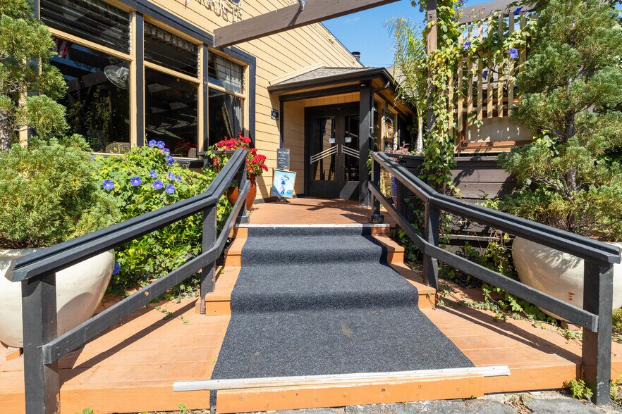 More Photos Of 13300 Big Basin Way, Boulder Creek Restaurant For Sale