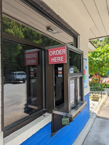 More Photos Of 6468 Lankford Hwy, Nassawadox Restaurant For Sale