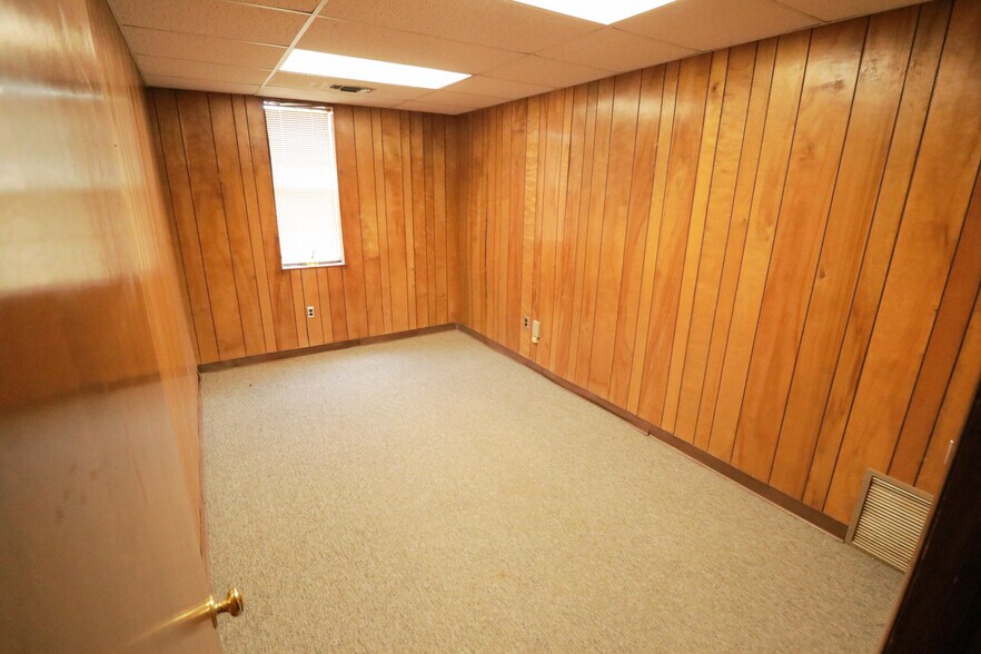 More Photos Of 459 S McDonough St, Montgomery Medical For Sale