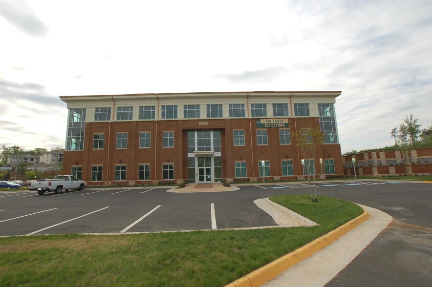 More Photos Of 9110 Railroad Dr, Manassas Park Medical For Sale
