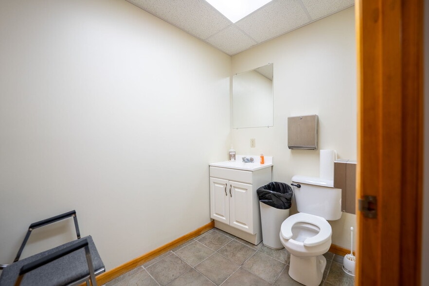 More Photos Of 3519 Bigelow Blvd, Pittsburgh Office For Sale