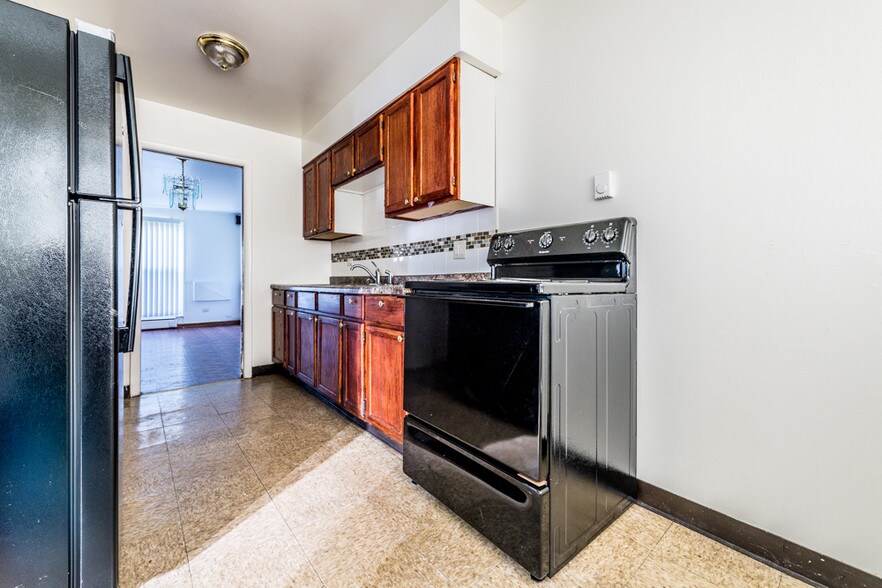 More Photos Of 1450 E 154th Pl, Dolton Apartments For Sale