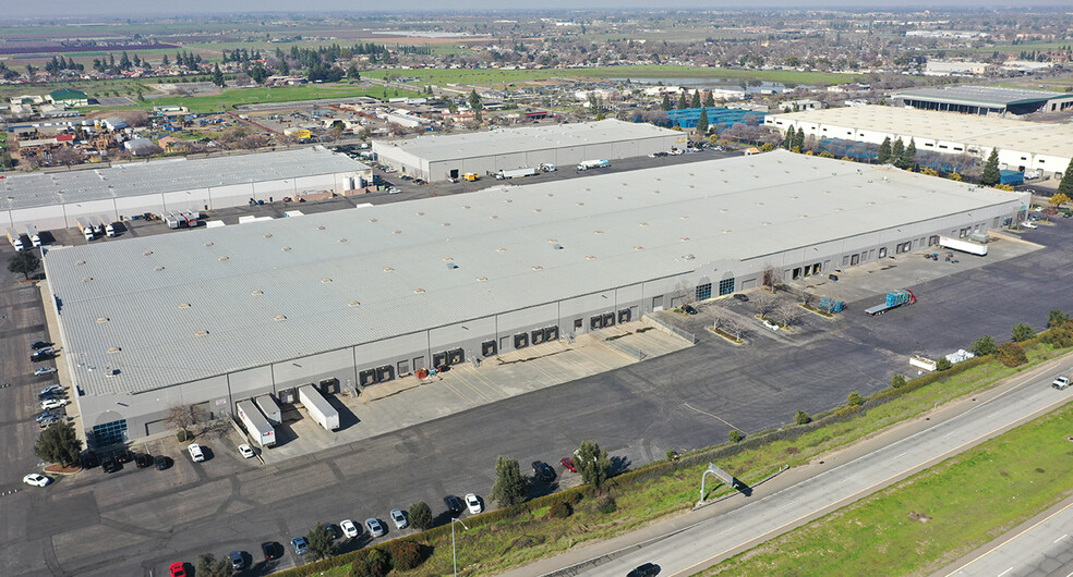 Primary Photo Of 2855 S Elm Ave, Fresno Warehouse For Lease