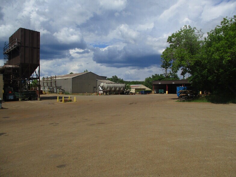 More Photos Of 200 Maple St, Sparta Manufacturing For Sale