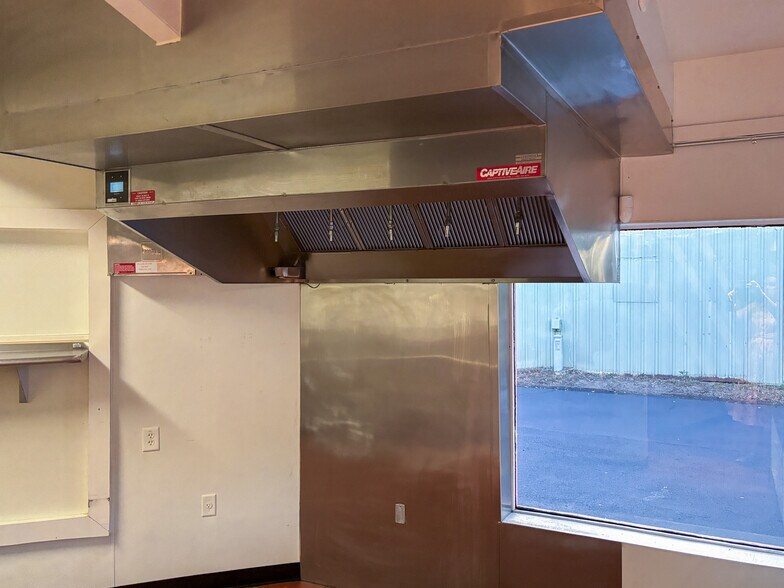 More Photos Of 1247 Ben Sawyer Blvd, Mount Pleasant Freestanding For Sale