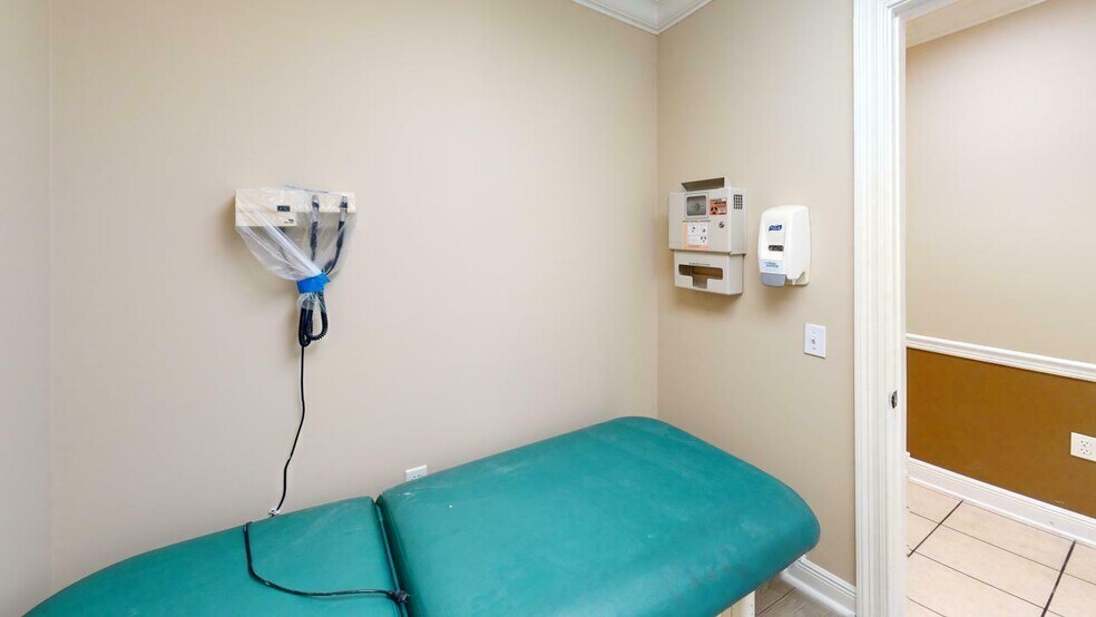 More Photos Of 2103 Jenks Ave, Panama City Medical For Lease