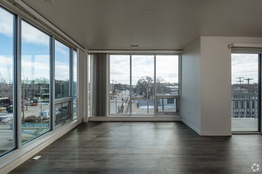 More Photos Of 1320 S 1st St, Milwaukee Apartments For Lease