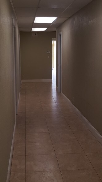 More Photos Of 2457-2459 E Commercial Blvd, Fort Lauderdale Storefront Retail Office For Lease