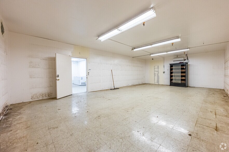 More Photos Of 3014 N Coolidge Ave, Los Angeles Warehouse For Lease