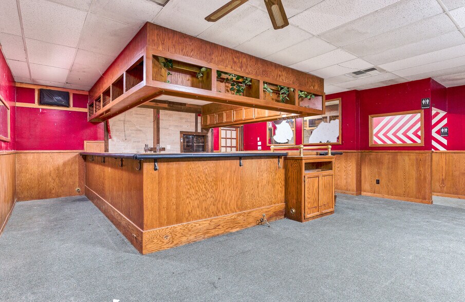 More Photos Of 6022 Pony Express Trl, Pollock Pines Freestanding For Sale