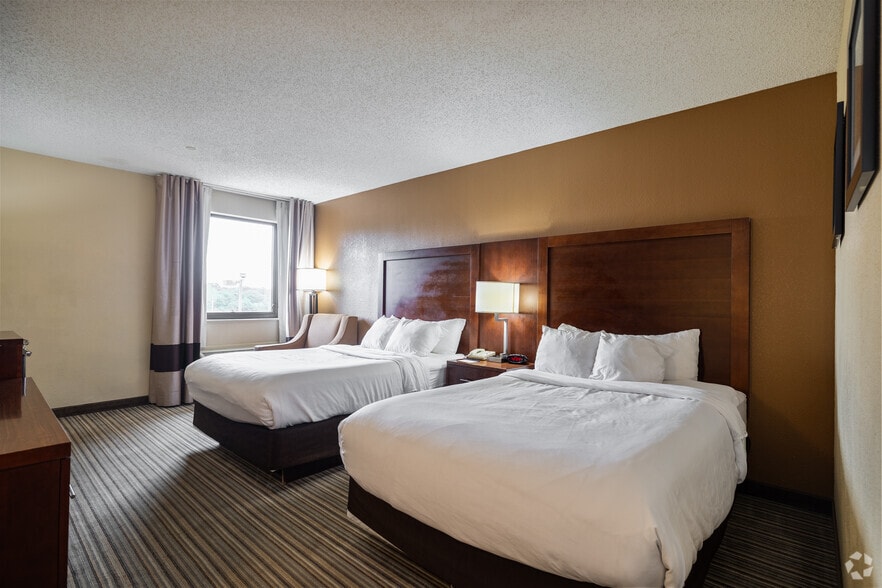 More Photos Of 5345 Broadmoor Cir NW, Canton Hotel For Sale