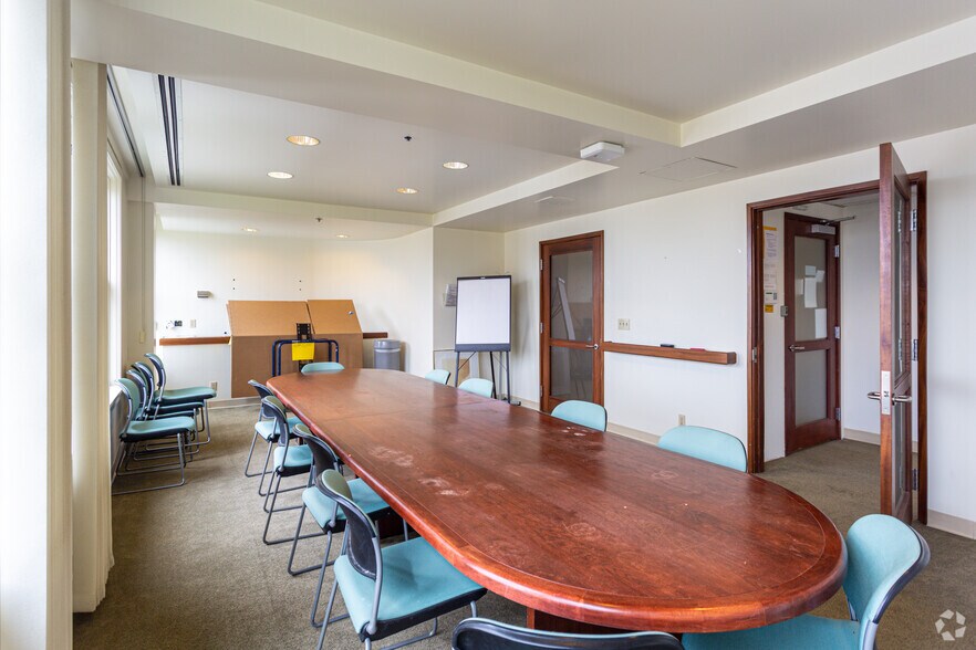 More Photos Of 950 Pacific Ave, Tacoma Office For Sale