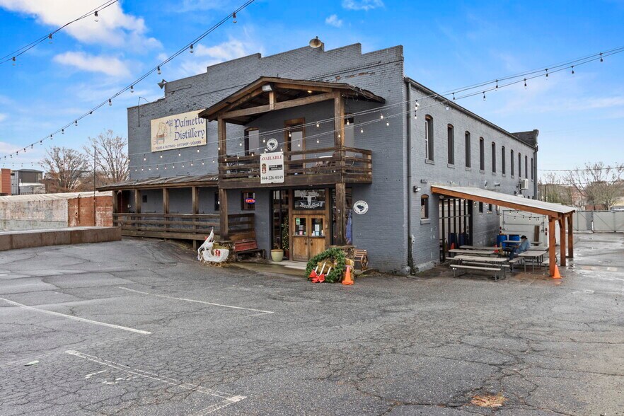 More Photos Of 200 W Benson St, Anderson Bar For Lease