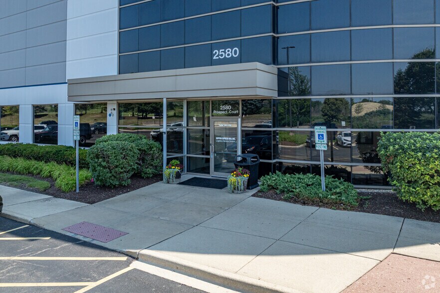 More Photos Of 2580 Prospect Ct, Aurora Warehouse For Lease