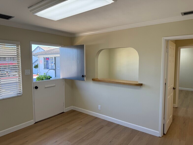 More Photos Of 1077 Cass St, Monterey Medical For Lease
