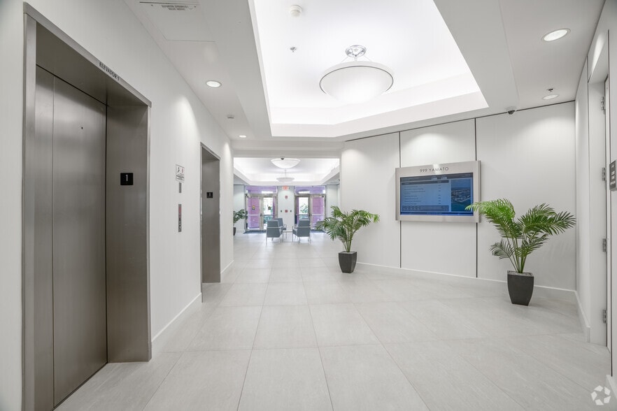 More Photos Of 999-1001 W Yamato Rd, Boca Raton Unknown For Lease