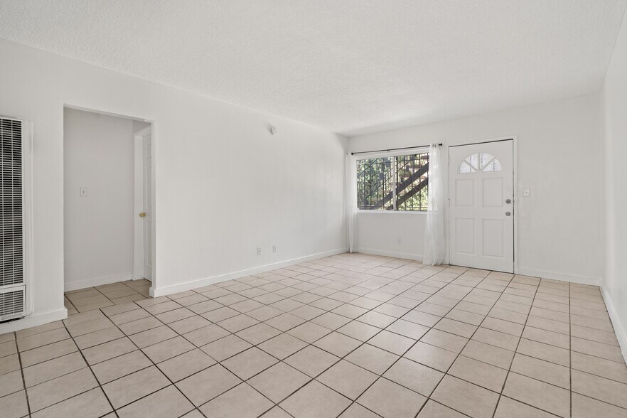 More Photos Of 1406 Exposition Blvd, Los Angeles Apartments For Sale