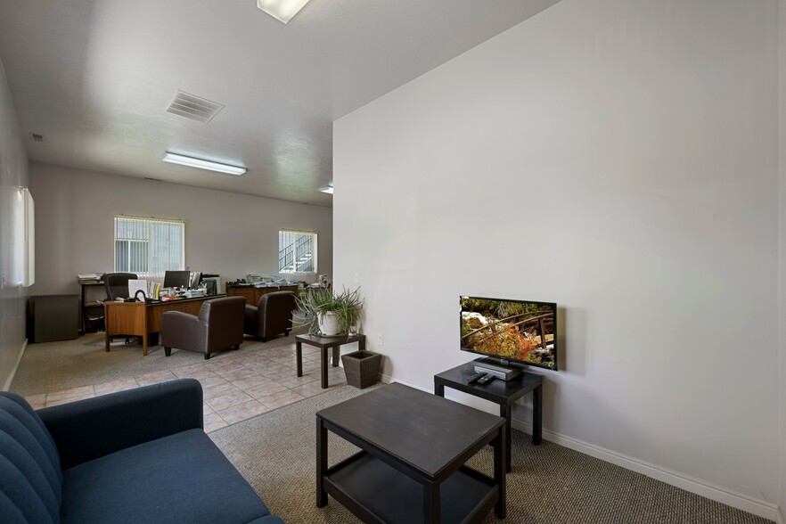 More Photos Of 216 W 4860 S, Salt Lake City Service For Sale