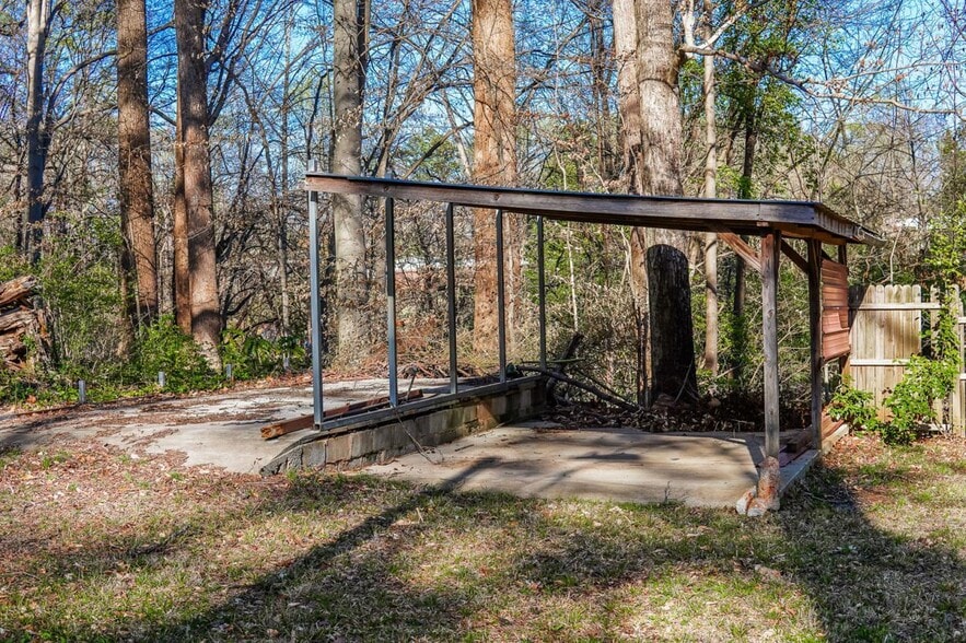 More Photos Of 4924 Freedom Dr, Charlotte Flex For Sale
