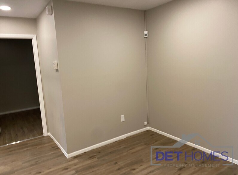 More Photos Of 17200 W 10 Mile Rd, Southfield Office For Lease