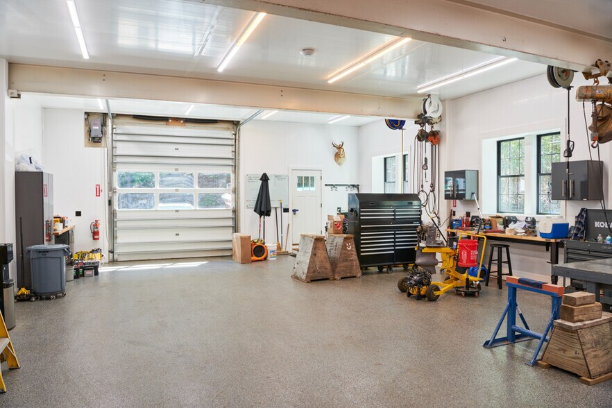 More Photos Of 1881 Pilot Knob Rd, Kattskill Bay Marina For Sale