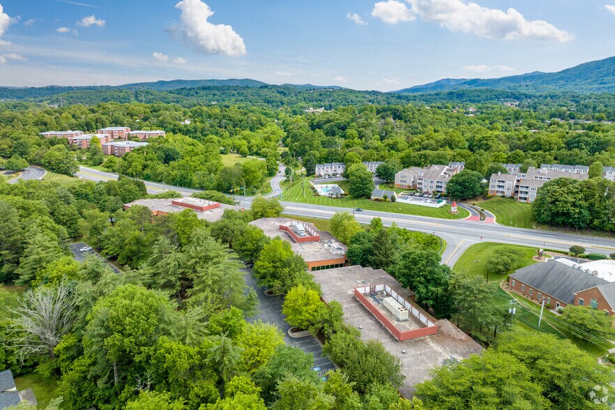 More Photos Of 2800-2840 Electric Rd, Roanoke Office For Lease