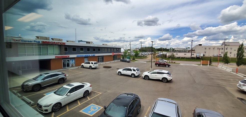 More Photos Of 9129-9131 35th Ave NW, Edmonton Office For Sale