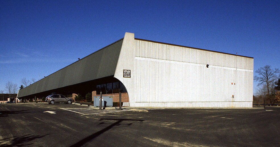 More Photos Of 58 Norfolk Ave, South Easton Warehouse For Lease