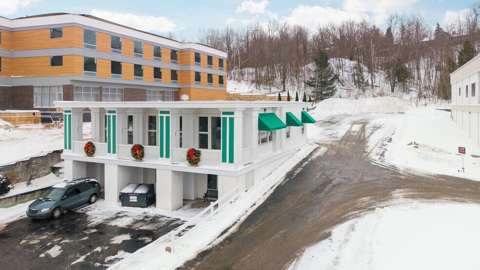 More Photos Of 2569 Charlevoix Rd, Petoskey Restaurant For Sale