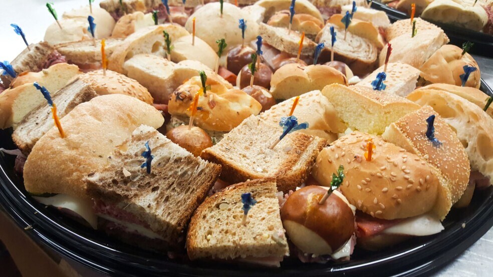 More Photos Of 7618 Madison St, Forest Park Storefront Retail Residential For Lease