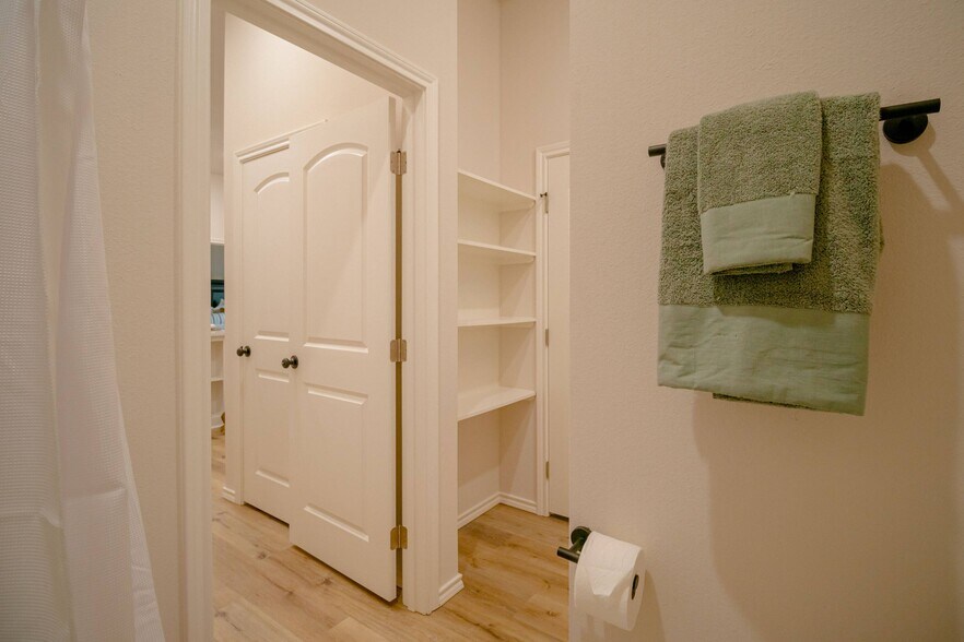 More Photos Of 167 Blue Bird Ln, Mineola Apartments For Sale