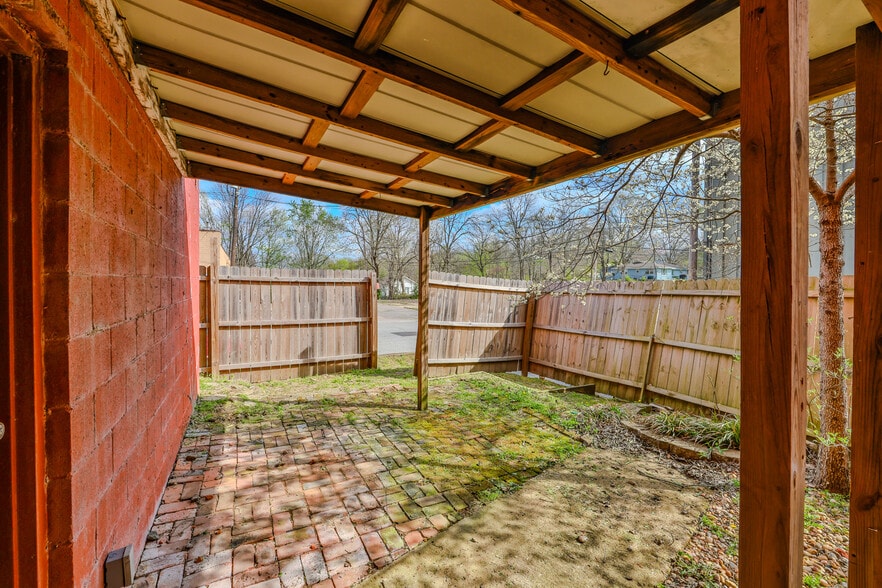 More Photos Of 126 N Wilson St, Dresden General Retail For Sale