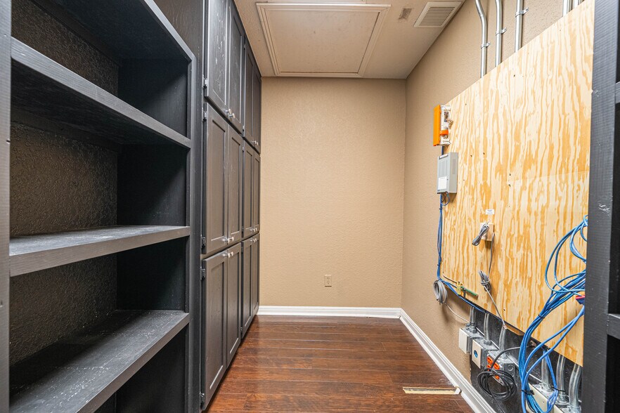 More Photos Of 104 Medical Dr, Boerne Office For Lease