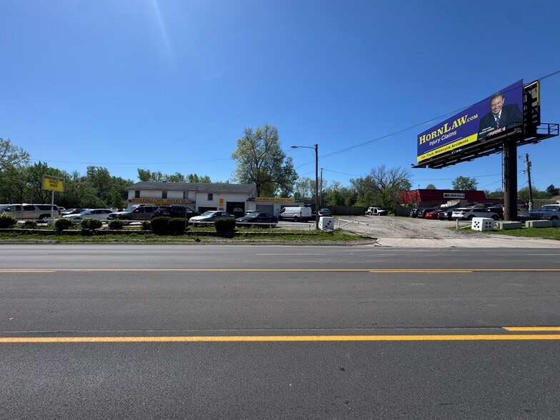 More Photos Of 14901 E Us Highway 40, Kansas City Auto Repair For Sale