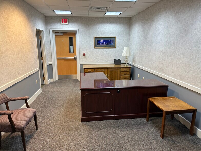 More Photos Of 1310 Market St, Wheeling Office For Lease