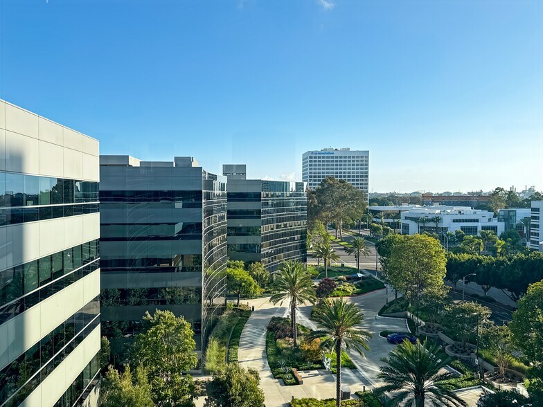 More Photos Of 400 Continental Blvd, El Segundo Coworking Space