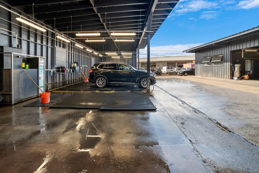 More Photos Of 3156 Oihana St, Lihue Warehouse For Sale