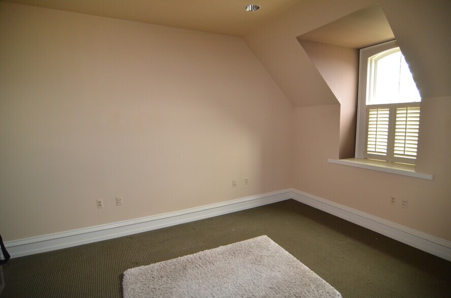 More Photos Of 24 Mine St, Flemington Medical For Lease