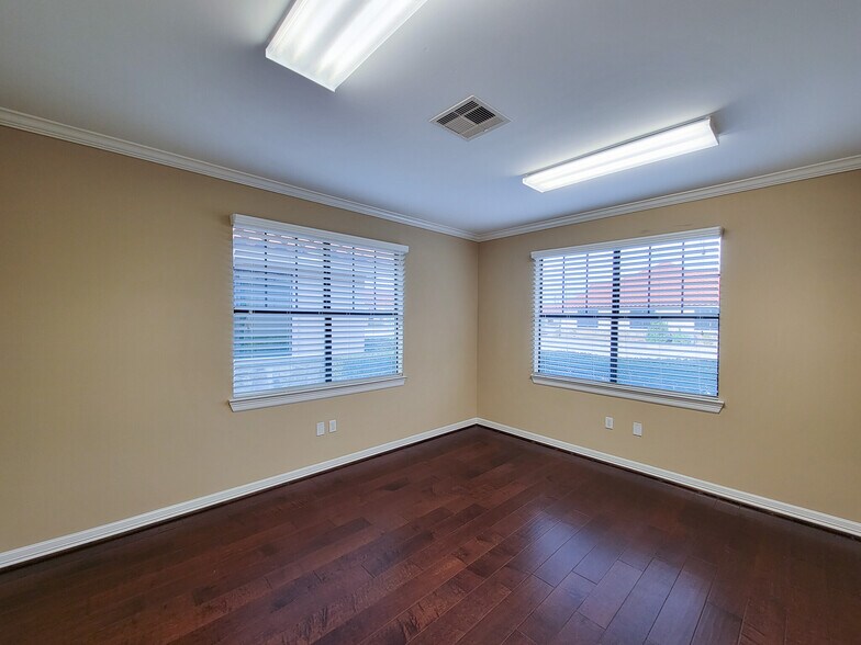 More Photos Of 4502 Riverstone Blvd, Missouri City Medical For Lease