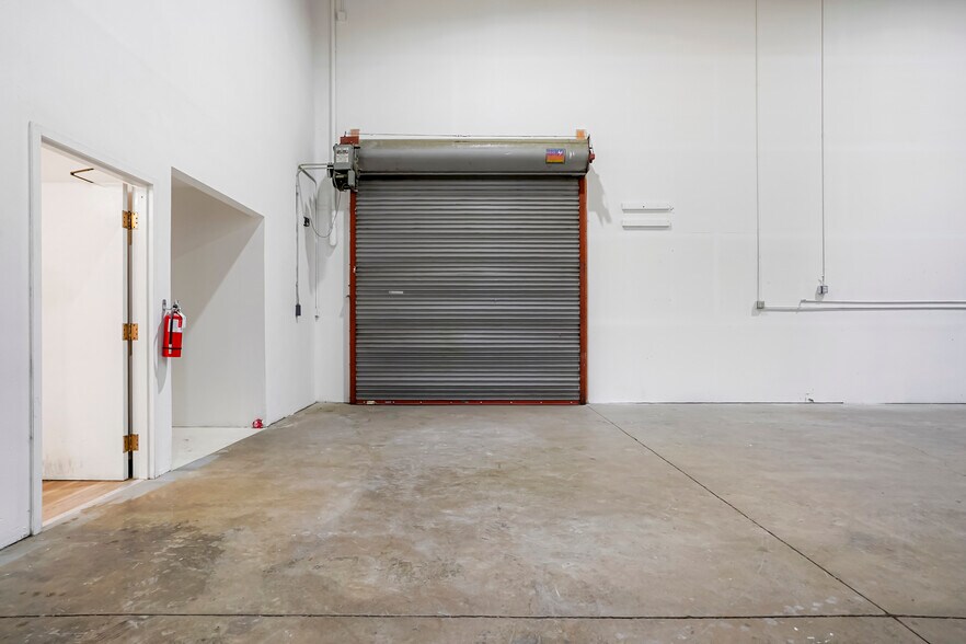 More Photos Of 5745 Monaco St, Commerce City Warehouse For Lease