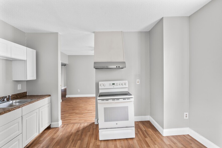 More Photos Of 5 Hill St, Waterbury Apartments For Sale