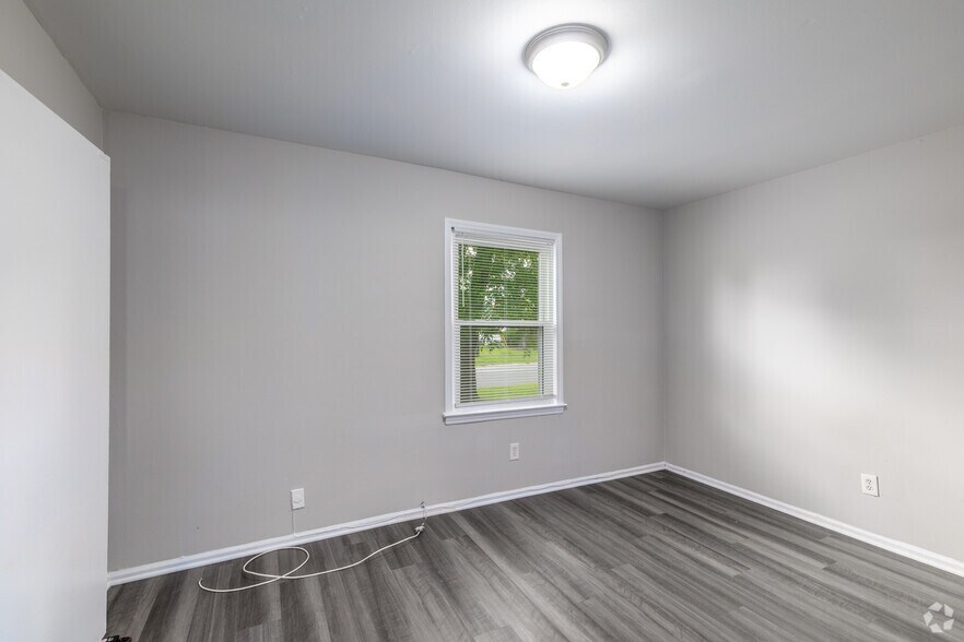 More Photos Of 2607 Cedarhurst Dr, Charlotte Apartments For Sale