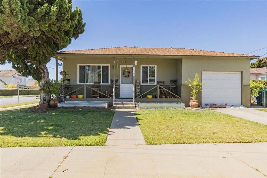 More Photos Of 1634-1638 Burroughs St. & 1633-1637 Moreno St., Oceanside Apartments For Sale