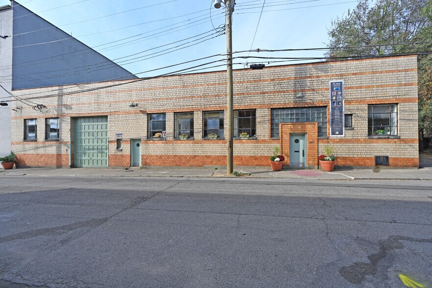 Primary Photo Of 2025 Dunlap St, Cincinnati Light Manufacturing For Sale