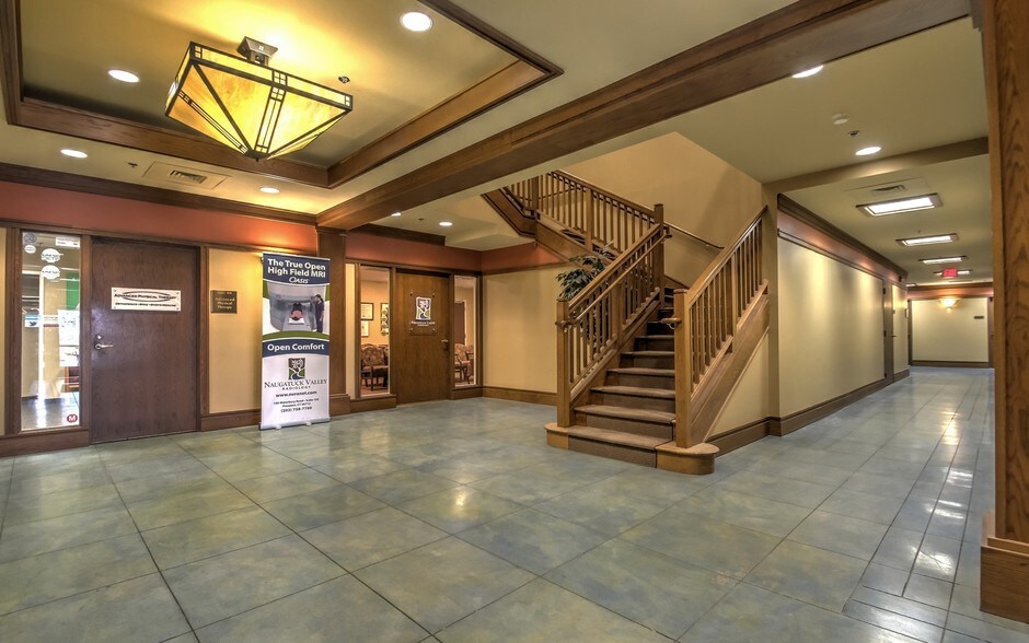 More Photos Of 166 Waterbury Rd, Prospect Medical For Lease