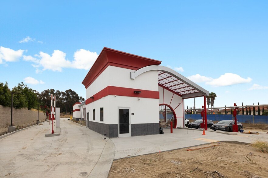 More Photos Of 2507 E Ball Rd, Anaheim Freestanding For Sale